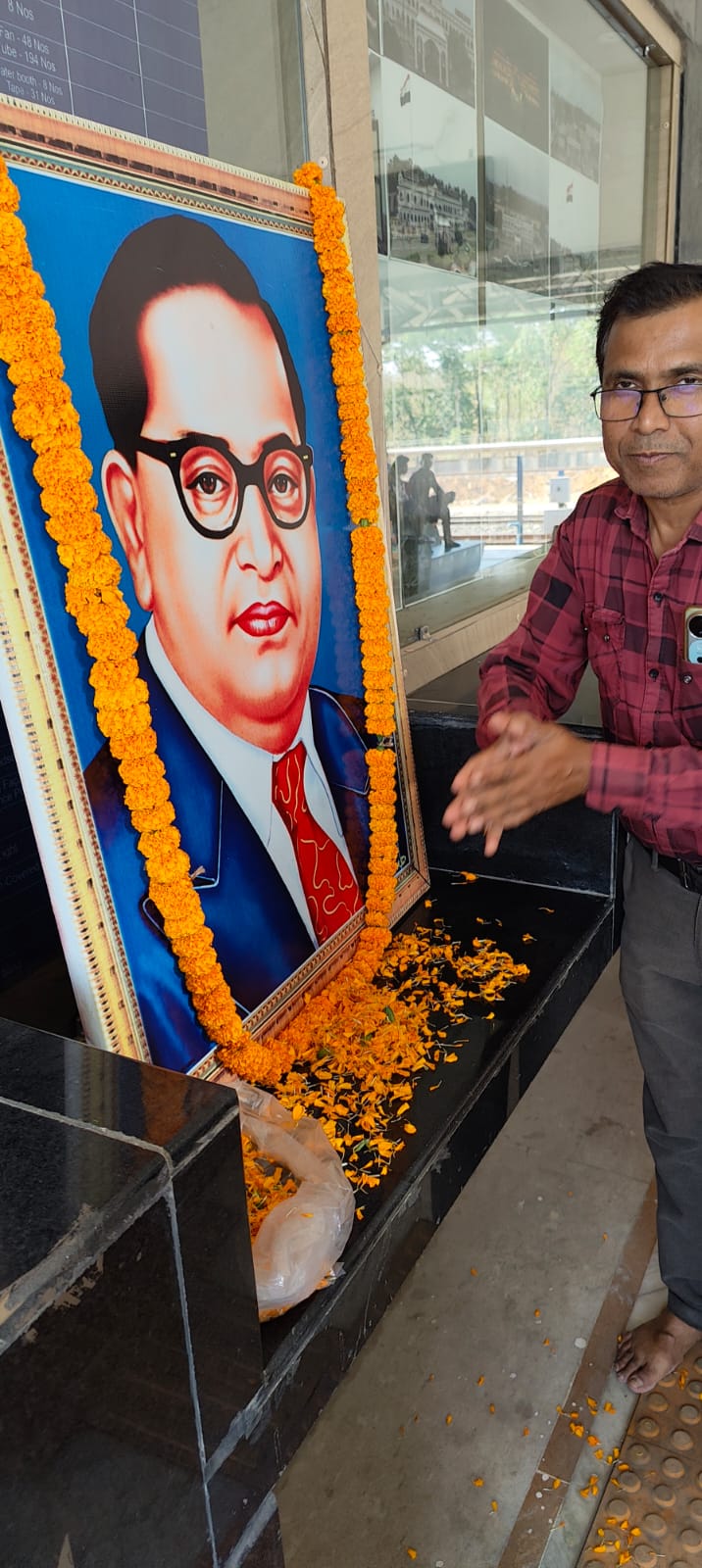 अंबिकापुर रेलवे स्टेशन पर बाबा साहेब अंबेडकर की जयंती का संयुक्त आयोजन, प्रस्तावना पाठन सहित संविधान की शपथ ली गई